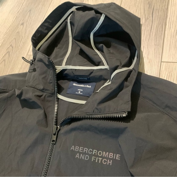 Men's Abercrombie & Fitch Reflective Rain Jacket Size Medium - Picture 5 of 9